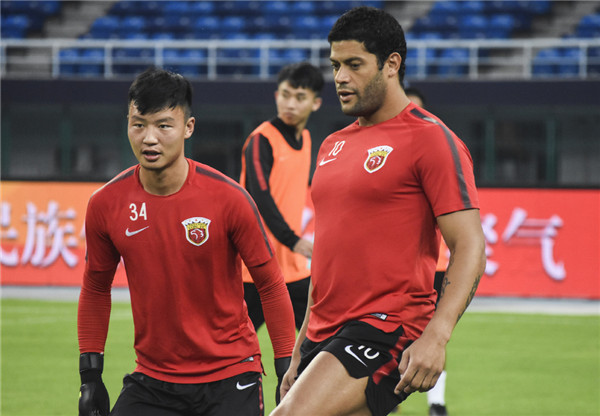 包含天津泰达客场逆转成功，喜迎两连胜，士气大振的词条